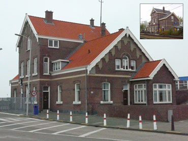 RandstadRail naar het Zuider Havenhoofd? Het stationnetje – aan het eind van de Kranenburgweg – staat er al. Het is gebouwd rond de vorige eeuwwisseling volgens een stijl, waarin destijds meer lokale stations zijn gebouwd, zoals dat van het Noord-Hollandse Obdam (inzet). Het gebouwtje, dat tijdens de Norfolkline als douanekantoor fungeerde, is echter nooit een station geweest: het enige spoor langs de Kranenburgweg was een zandspoortje tijden de aanleg van het Statenkwartier.