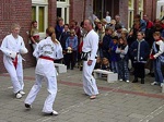 Vooral de meiden gaan er stevig tegenaan.